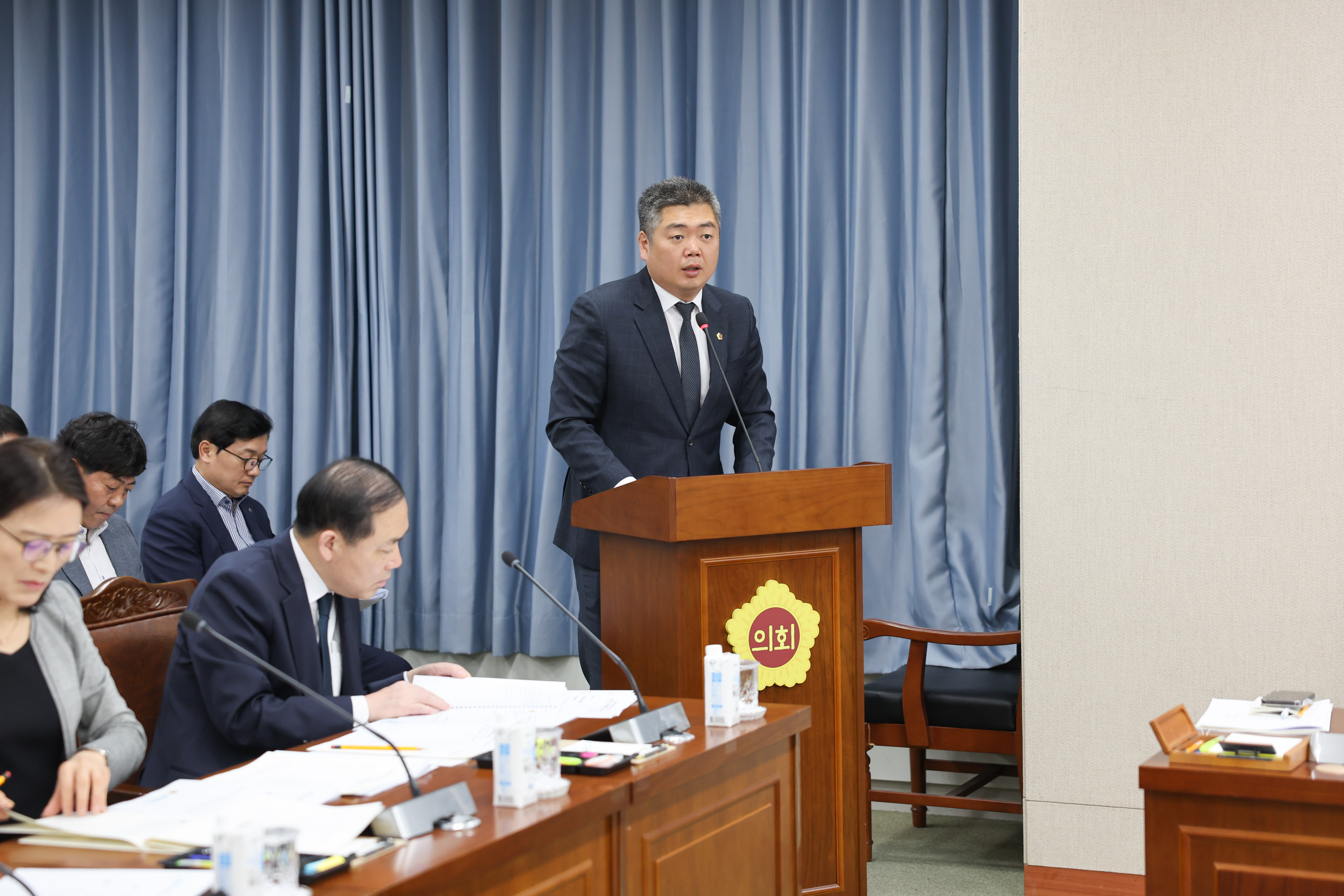 제390회 임시회 교육위원회 회의 첨부이미지 : 25년04월30일 제390회 임시회 교육위원회 회의 (12).jpg