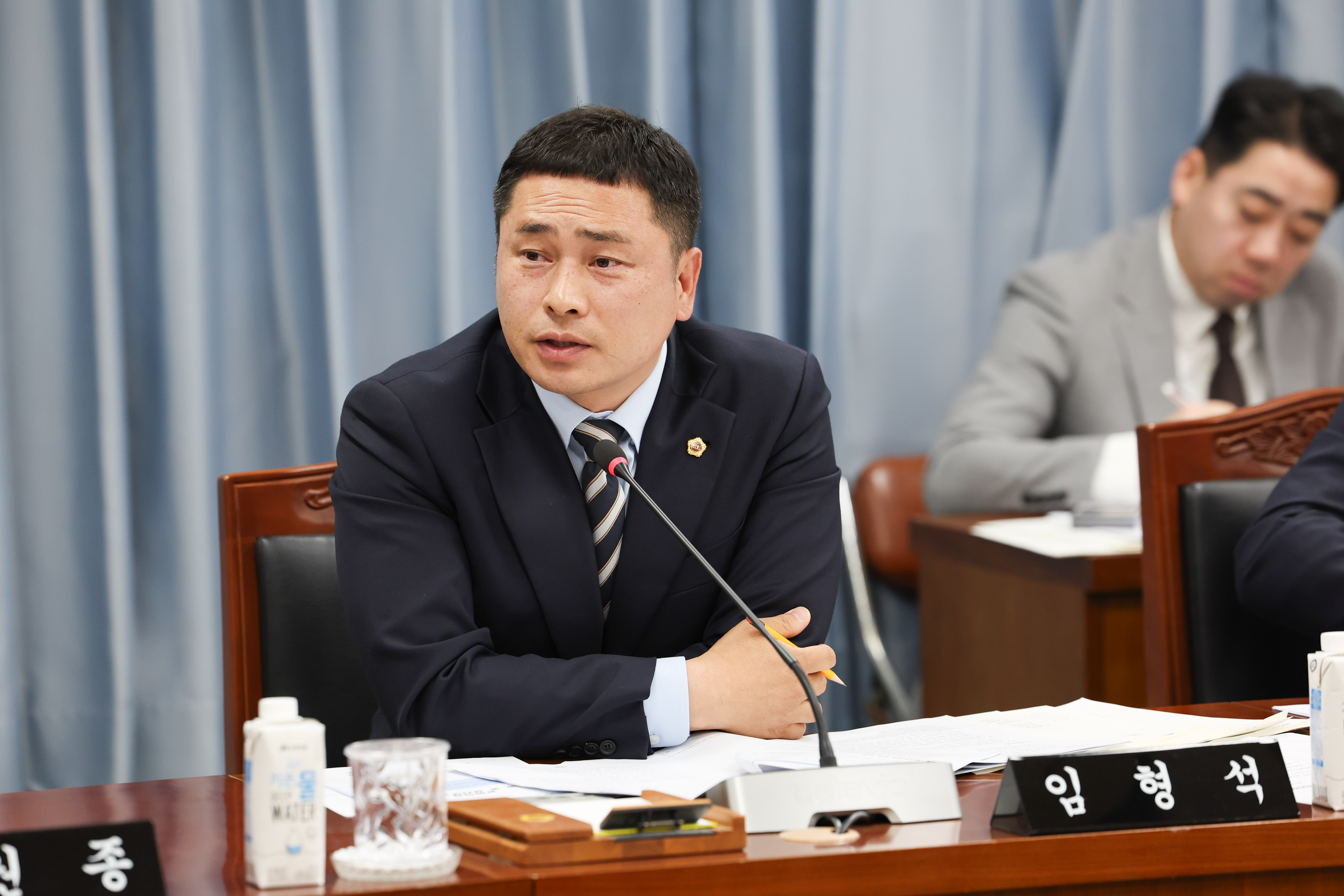제390회 임시회 교육위원회 회의 첨부이미지 : 25년04월30일 제390회 임시회 교육위원회 회의 (20).jpg