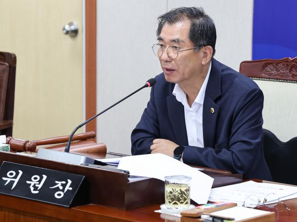 제390회 임시회 보건복지환경위원회 회의 첨부이미지 : 25년04월30월 제390회 임시회 보건복지환경위원회 회의 (15).jpg