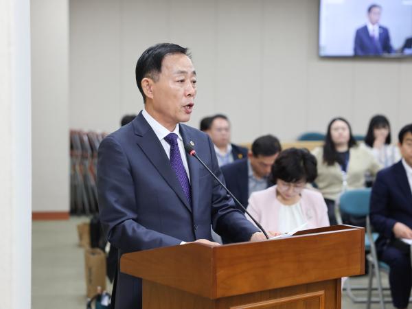 제390회 임시회 교육위원회 회의 첨부이미지 : 25년04월30일 제390회 임시회 교육위원회 회의 (9).jpg
