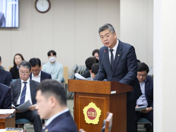 제390회 임시회 교육위원회 회의 첨부이미지 : 25년04월30일 제390회 임시회 교육위원회 회의 (15).jpg