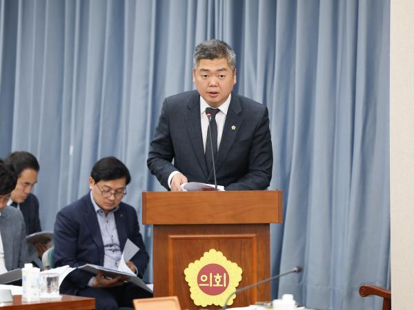 제390회 임시회 교육위원회 회의 첨부이미지 : 25년04월30일 제390회 임시회 교육위원회 회의 (14).jpg