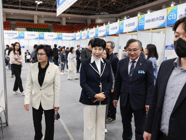2025 상반기 전남일자리 박람회 첨부이미지 : 25년04월30일 2025 상반기 전남일자리 박람회 (25).jpg