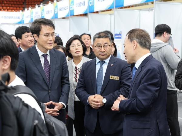 2025 상반기 전남일자리 박람회 첨부이미지 : 25년04월30일 2025 상반기 전남일자리 박람회 (57).jpg