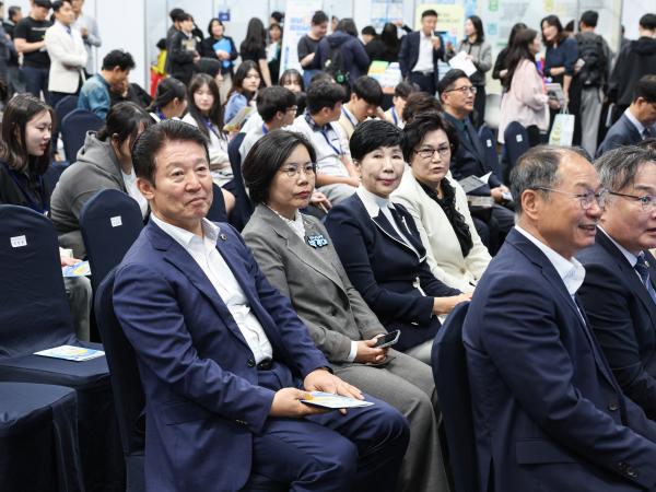 2025 상반기 전남일자리 박람회 첨부이미지 : 25년04월30일 2025 상반기 전남일자리 박람회 (28).jpg