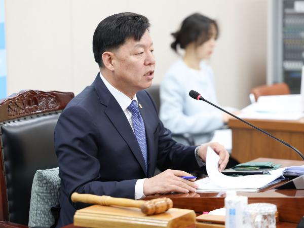 제390회 임시회 교육위원회 회의 첨부이미지 : 25년04월30일 제390회 임시회 교육위원회 회의 (17).jpg