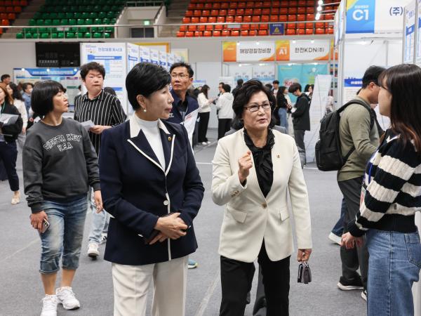 2025 상반기 전남일자리 박람회 첨부이미지 : 25년04월30일 2025 상반기 전남일자리 박람회 (23).jpg