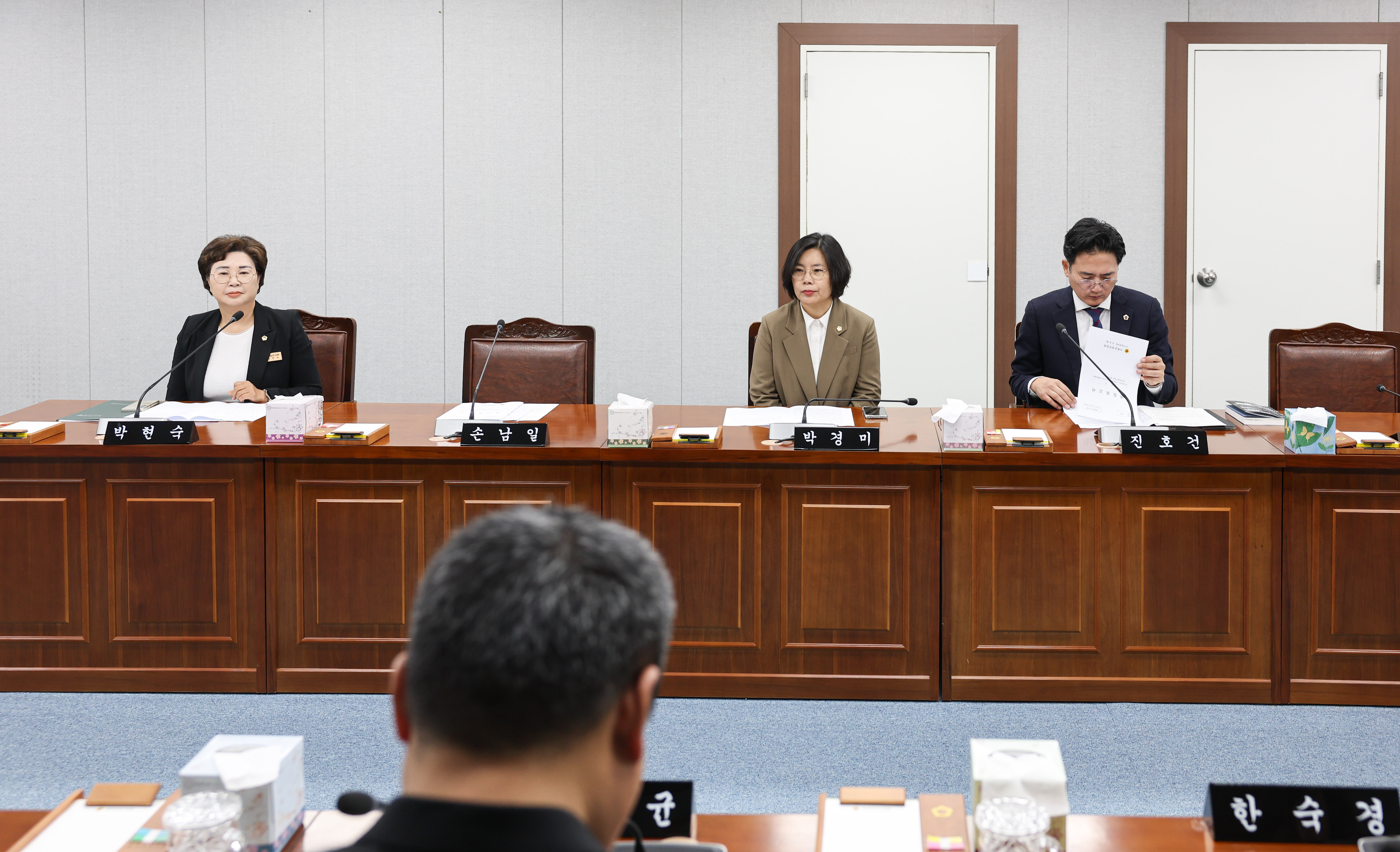 제390회 임시회 의회운영위원회 회의 첨부이미지 : 25년05월09일 제390회 임시회 의회운영위원회 회의 (4).jpg