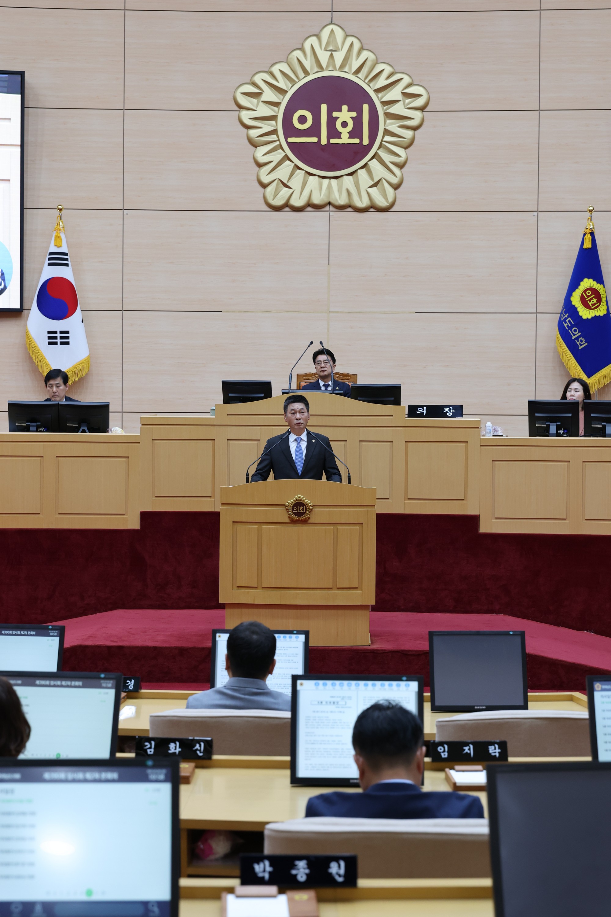 제390회 임시회 제2차 본회의 첨부이미지 : 25년05월09일 제390회 임시회 제2차 본회의 - 125.jpg