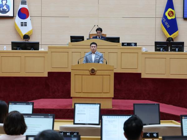 제390회 임시회 제2차 본회의 첨부이미지 : 25년05월09일 제390회 임시회 제2차 본회의 - 037.jpg