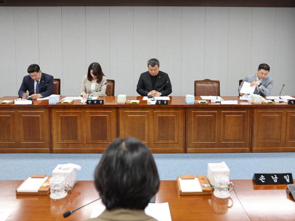 제390회 임시회 의회운영위원회 회의 첨부이미지 : 25년05월09일 제390회 임시회 의회운영위원회 회의 (9).jpg