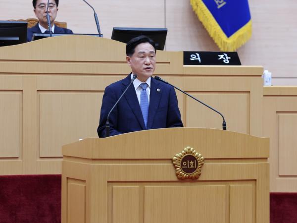 제390회 임시회 제2차 본회의 첨부이미지 : 25년05월09일 제390회 임시회 제2차 본회의 - 179.jpg