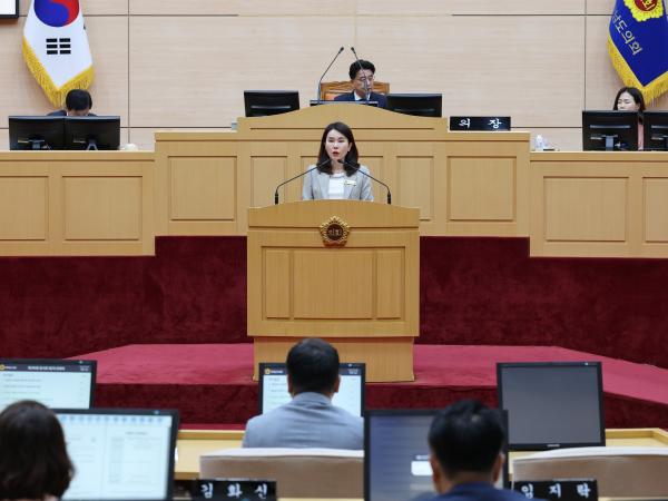 제390회 임시회 제2차 본회의 첨부이미지 : 25년05월09일 제390회 임시회 제2차 본회의 - 050.jpg