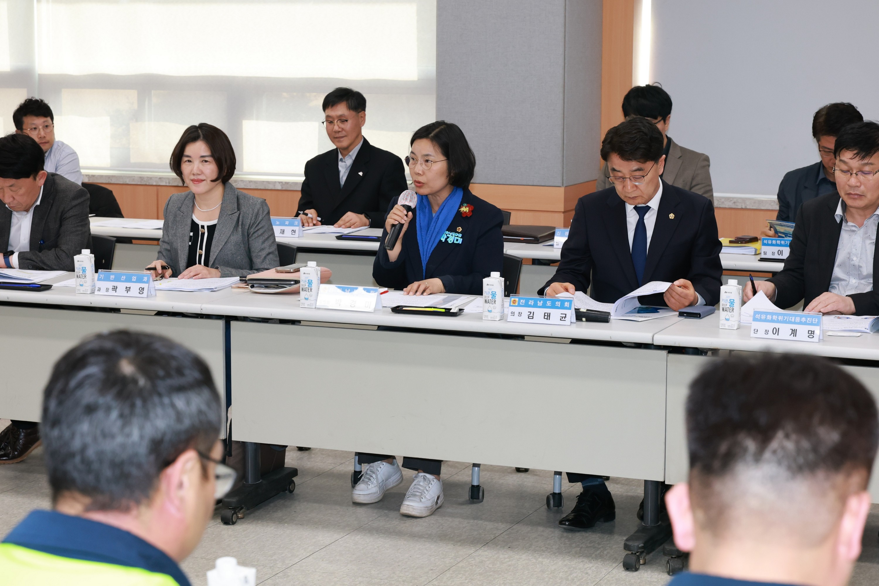  광양만권 산업위기 대응을 위한 관계기관ㆍ기업 간담회 첨부이미지 : 25년03월26일 광양만권 산업위기 대응을 위한 관계기관ㆍ기업 간담회 - 014.jpg