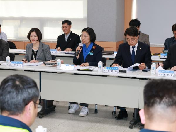  광양만권 산업위기 대응을 위한 관계기관ㆍ기업 간담회 첨부이미지 : 25년03월26일 광양만권 산업위기 대응을 위한 관계기관ㆍ기업 간담회 - 014.jpg