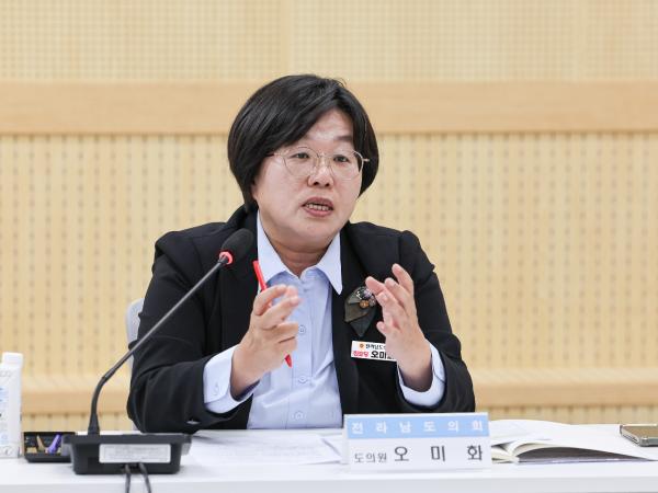 전남 재가요양보호사 실태와 대안마련 토론회 첨부이미지 : 25년03월26일 전남 재가요양보호사 실태와 대안마련 토론회_006.jpg