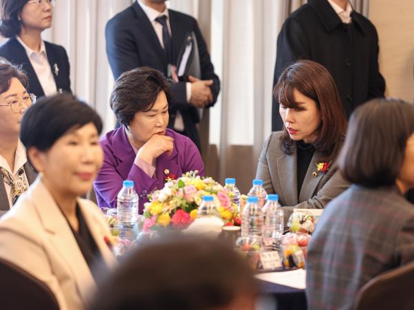 전라남도 여성단체협의회장 이·취임식 첨부이미지 : 25년03월21일 전라남도 여성단체협의회장 이·취임식_024.jpg