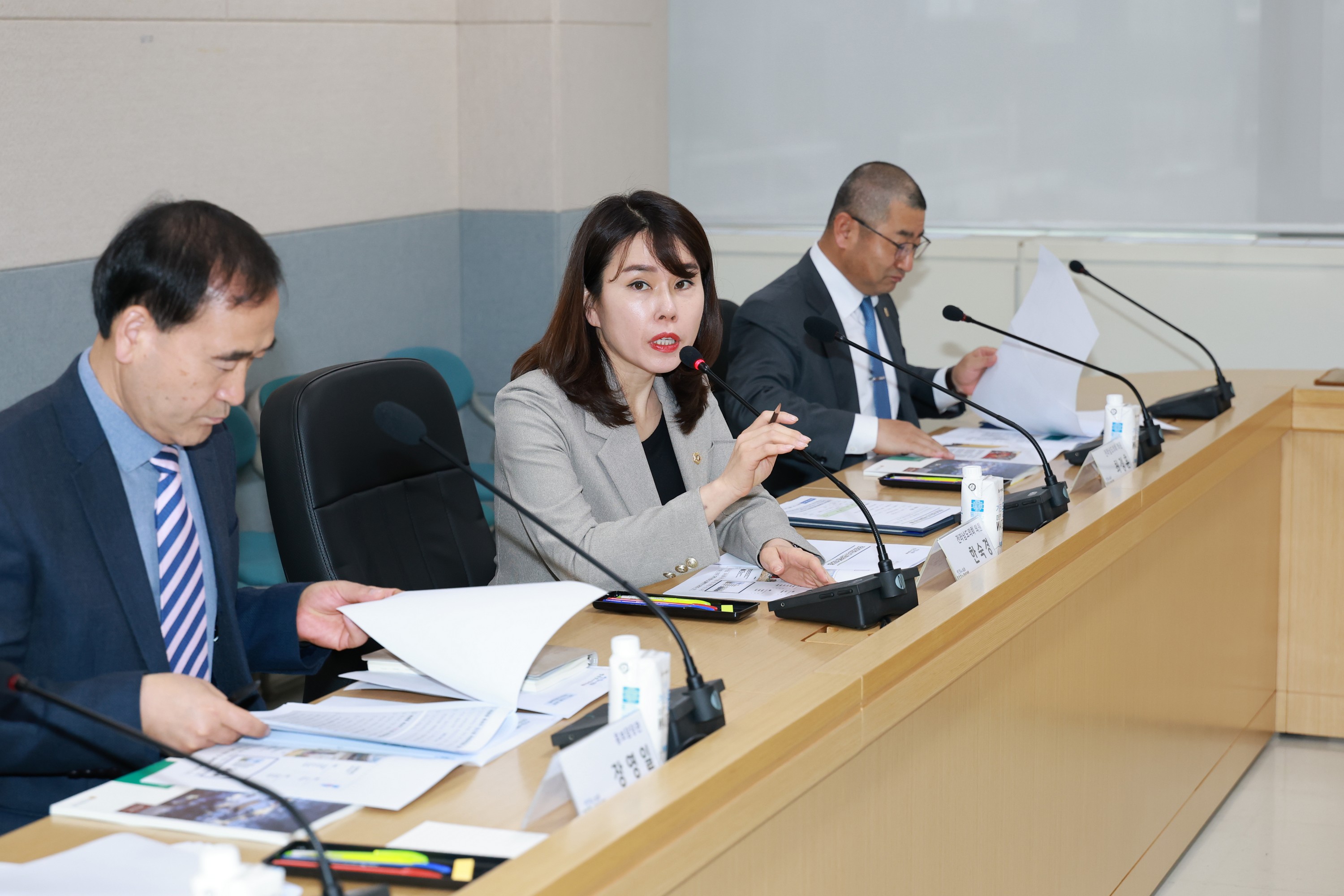 전라남도의회소식지 편집위원 위촉장 수여식 첨부이미지 : 25년03월27일 전라남도의회소식지 편집위원 위촉장 수여식 - 025.jpg