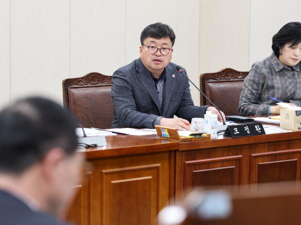 제388회 임시회 기획행정위원회 회의 첨부이미지 : 25년03월18일 제388회 임시회 기획행정위원회 회의_040.jpg