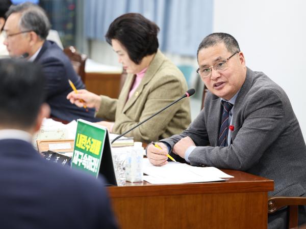 제388회 임시회 경제관광문화위원회 회의 첨부이미지 : 25년03월18일 제388회 임시회 경제관광문화위원회 회의_022.jpg
