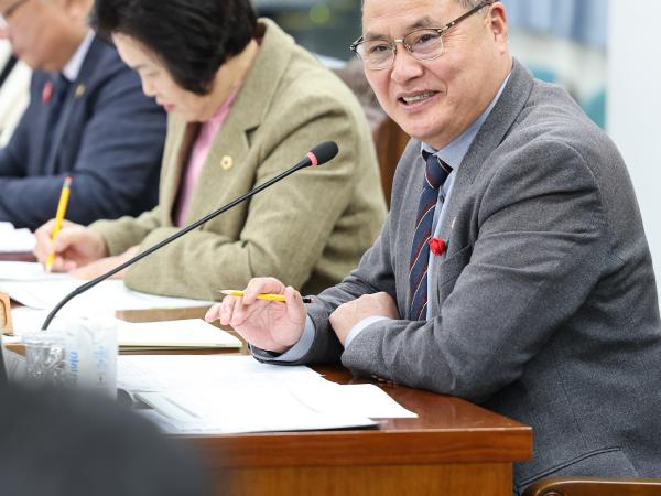 제388회 임시회 경제관광문화위원회 회의 첨부이미지 : 25년03월18일 제388회 임시회 경제관광문화위원회 회의_023.jpg