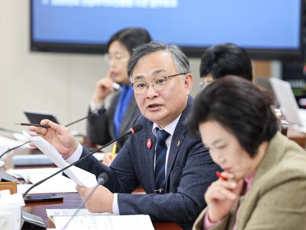 제388회 임시회 경제관광문화위원회 회의 첨부이미지 : 25년03월18일 제388회 임시회 경제관광문화위원회 회의_019.jpg