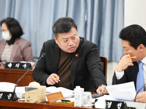 제388회 임시회 기획행정위원회 회의 첨부이미지 : 25년03월18일 제388회 임시회 기획행정위원회 회의_020.jpg