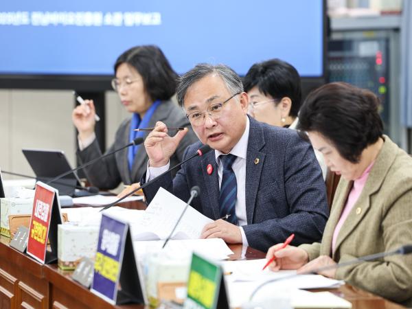 제388회 임시회 경제관광문화위원회 회의 첨부이미지 : 25년03월18일 제388회 임시회 경제관광문화위원회 회의_015.jpg