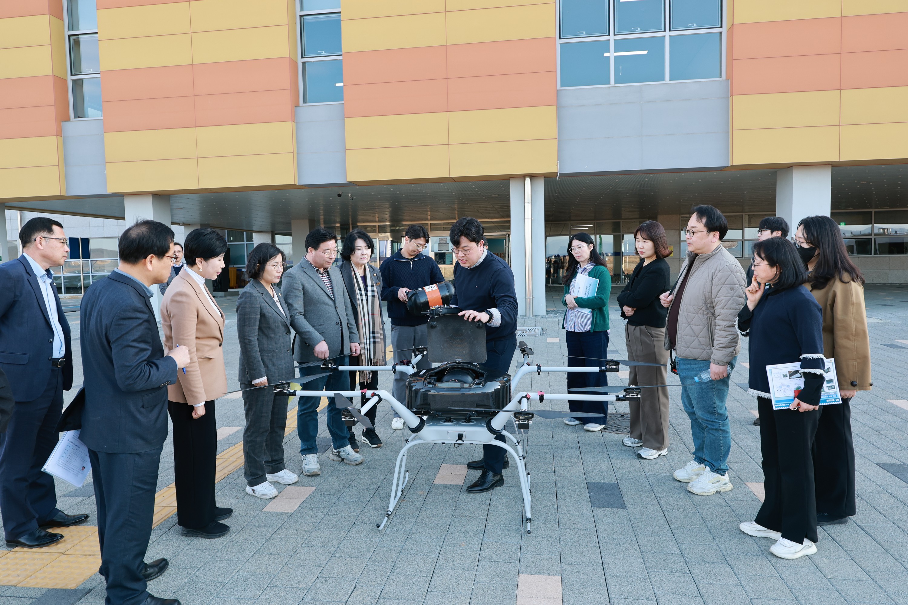 제388회 임시회 경제관광문화위원회 현지활동 첨부이미지 : 25년03월13일 제388회 임시회 경제관광문화위원회 현지활동 - 090.jpg