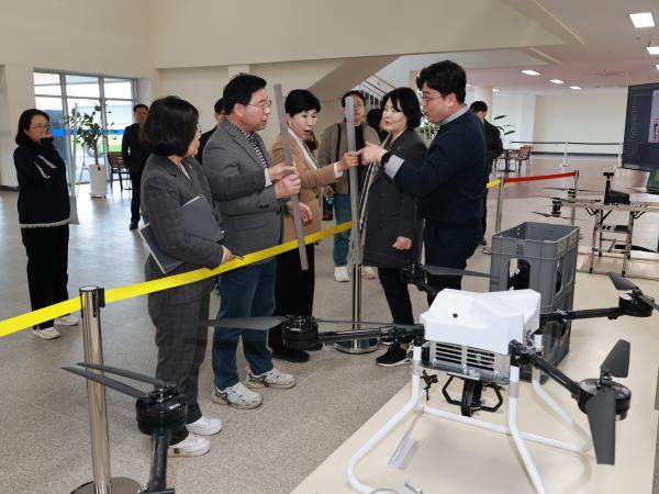 제388회 임시회 경제관광문화위원회 현지활동 첨부이미지 : 25년03월13일 제388회 임시회 경제관광문화위원회 현지활동 - 087.jpg