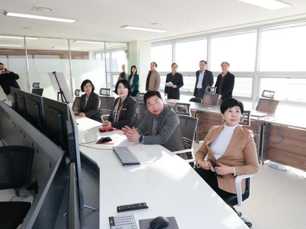 제388회 임시회 경제관광문화위원회 현지활동 첨부이미지 : 25년03월13일 제388회 임시회 경제관광문화위원회 현지활동 - 081.jpg