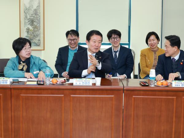 제388회 임시회 기획행정위원회 현지활동 첨부이미지 : 25년03월12일 제388회 임시회 기획행정위원회 현지활동 - 068.jpg