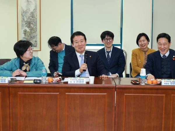 제388회 임시회 기획행정위원회 현지활동 첨부이미지 : 25년03월12일 제388회 임시회 기획행정위원회 현지활동 - 069.jpg