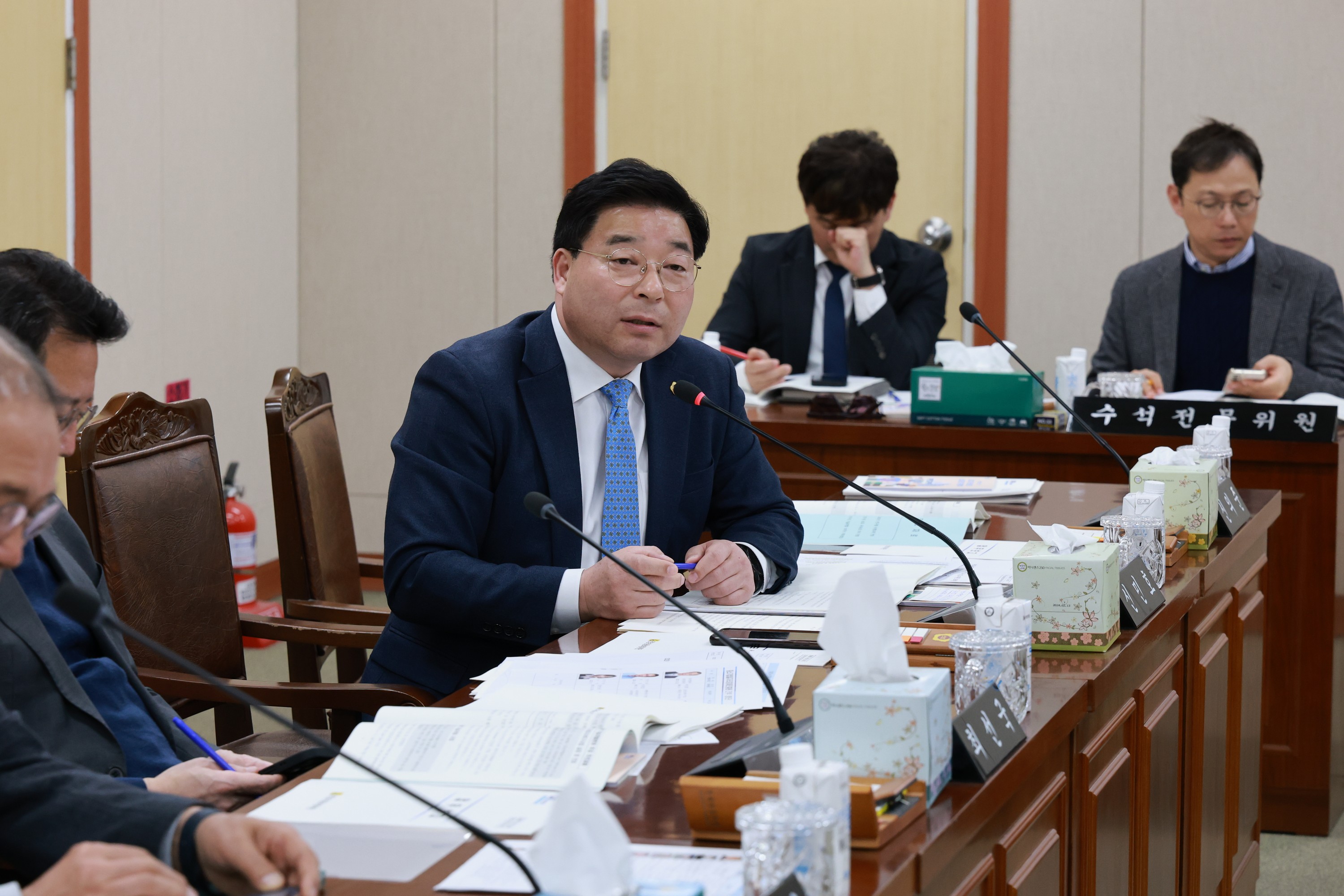 제388회 임시회 경제관광문화위원회 회의 첨부이미지 : 25년03월11일 제388회 임시회 경제관광문화위원회 회의 - 017.jpg
