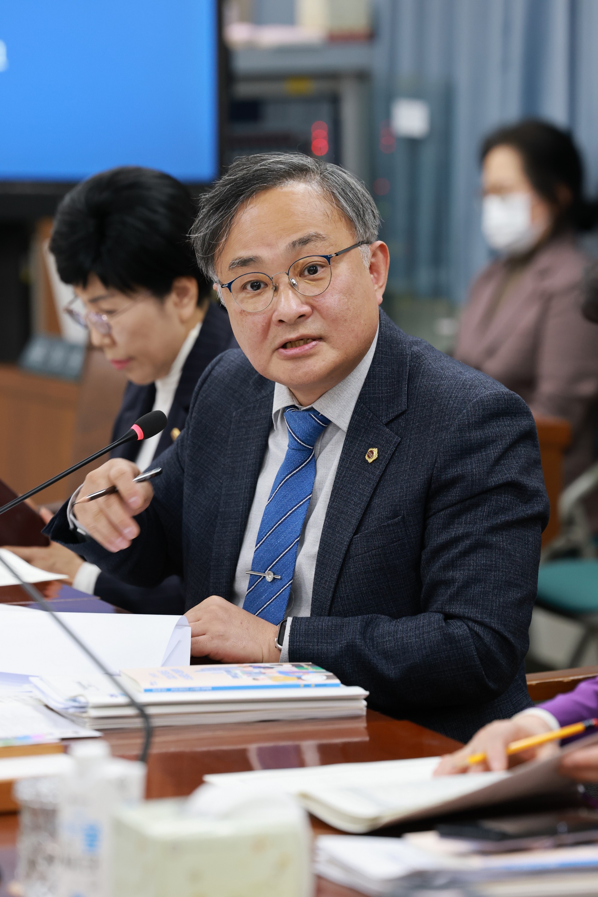 제388회 임시회 경제관광문화위원회 회의 첨부이미지 : 25년03월11일 제388회 임시회 경제관광문화위원회 회의 - 052.jpg
