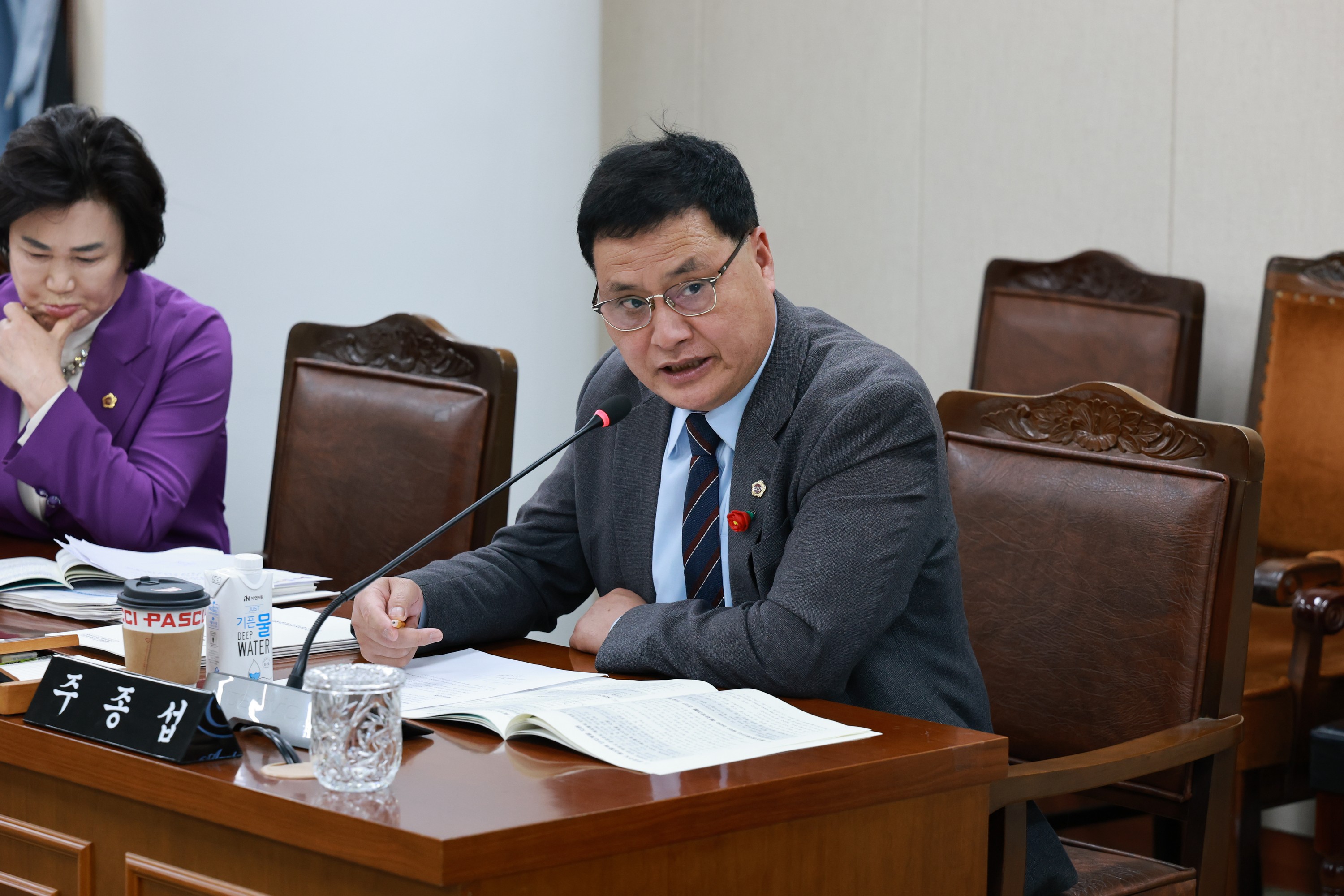 제388회 임시회 경제관광문화위원회 회의 첨부이미지 : 25년03월11일 제388회 임시회 경제관광문화위원회 회의 - 008.jpg