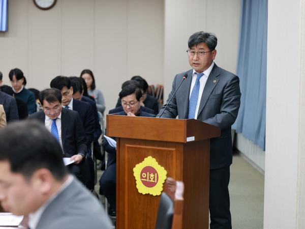 제388회 임시회 교육위원회 회의 첨부이미지 : 25년03월11일 제388회 임시회 교육위원회 회의 - 030.jpg