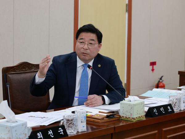 제388회 임시회 경제관광문화위원회 회의 첨부이미지 : 25년03월11일 제388회 임시회 경제관광문화위원회 회의 - 015.jpg