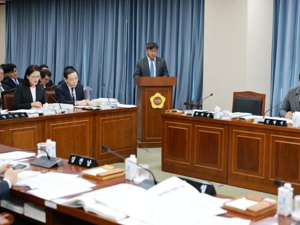 제388회 임시회 교육위원회 회의 첨부이미지 : 25년03월11일 제388회 임시회 교육위원회 회의 - 031.jpg