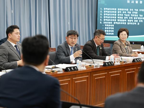 제388회 임시회 교육위원회 회의 첨부이미지 : 25년03월11일 제388회 임시회 교육위원회 회의 - 024.jpg