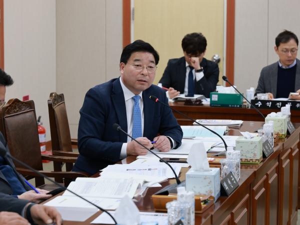 제388회 임시회 경제관광문화위원회 회의 첨부이미지 : 25년03월11일 제388회 임시회 경제관광문화위원회 회의 - 017.jpg