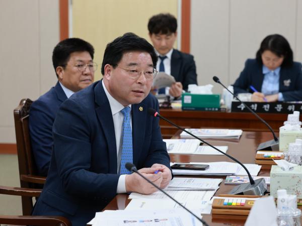 제388회 임시회 경제관광문화위원회 회의 첨부이미지 : 25년03월11일 제388회 임시회 경제관광문화위원회 회의 - 054.jpg
