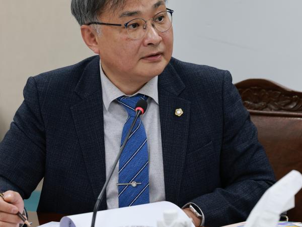 제388회 임시회 경제관광문화위원회 회의 첨부이미지 : 25년03월11일 제388회 임시회 경제관광문화위원회 회의 - 047.jpg