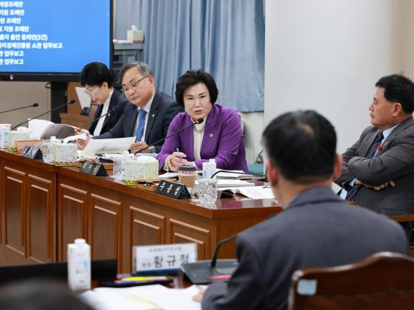 제388회 임시회 경제관광문화위원회 회의 첨부이미지 : 25년03월11일 제388회 임시회 경제관광문화위원회 회의 - 003.jpg