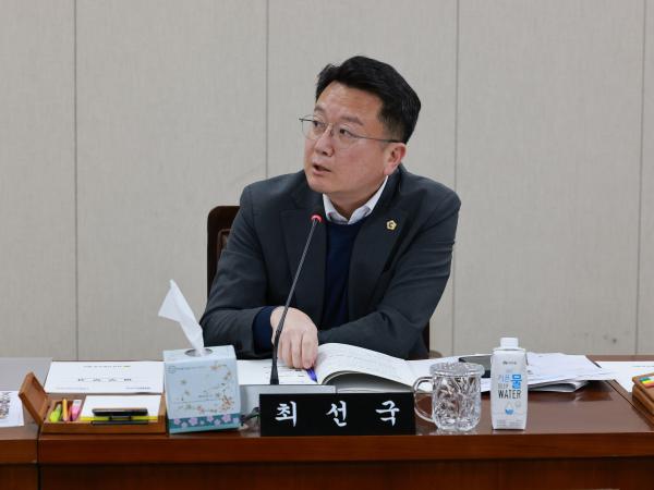 제388회 임시회 경제관광문화위원회 회의 첨부이미지 : 25년03월11일 제388회 임시회 경제관광문화위원회 회의 - 019.jpg