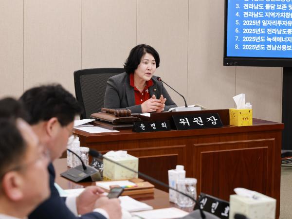 제388회 임시회 경제관광문화위원회 회의 첨부이미지 : 25년03월11일 제388회 임시회 경제관광문화위원회 회의 - 034.jpg