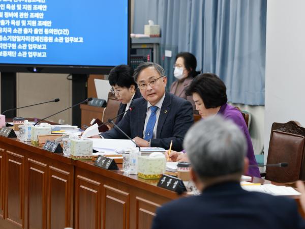 제388회 임시회 경제관광문화위원회 회의 첨부이미지 : 25년03월11일 제388회 임시회 경제관광문화위원회 회의 - 050.jpg