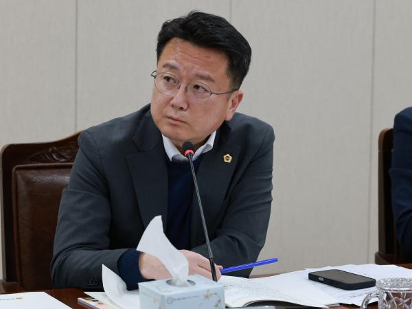 제388회 임시회 경제관광문화위원회 회의 첨부이미지 : 25년03월11일 제388회 임시회 경제관광문화위원회 회의 - 023.jpg
