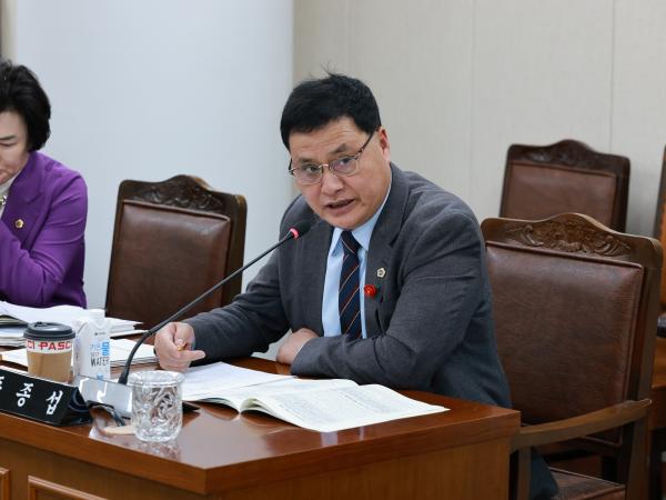 제388회 임시회 경제관광문화위원회 회의 첨부이미지 : 25년03월11일 제388회 임시회 경제관광문화위원회 회의 - 008.jpg