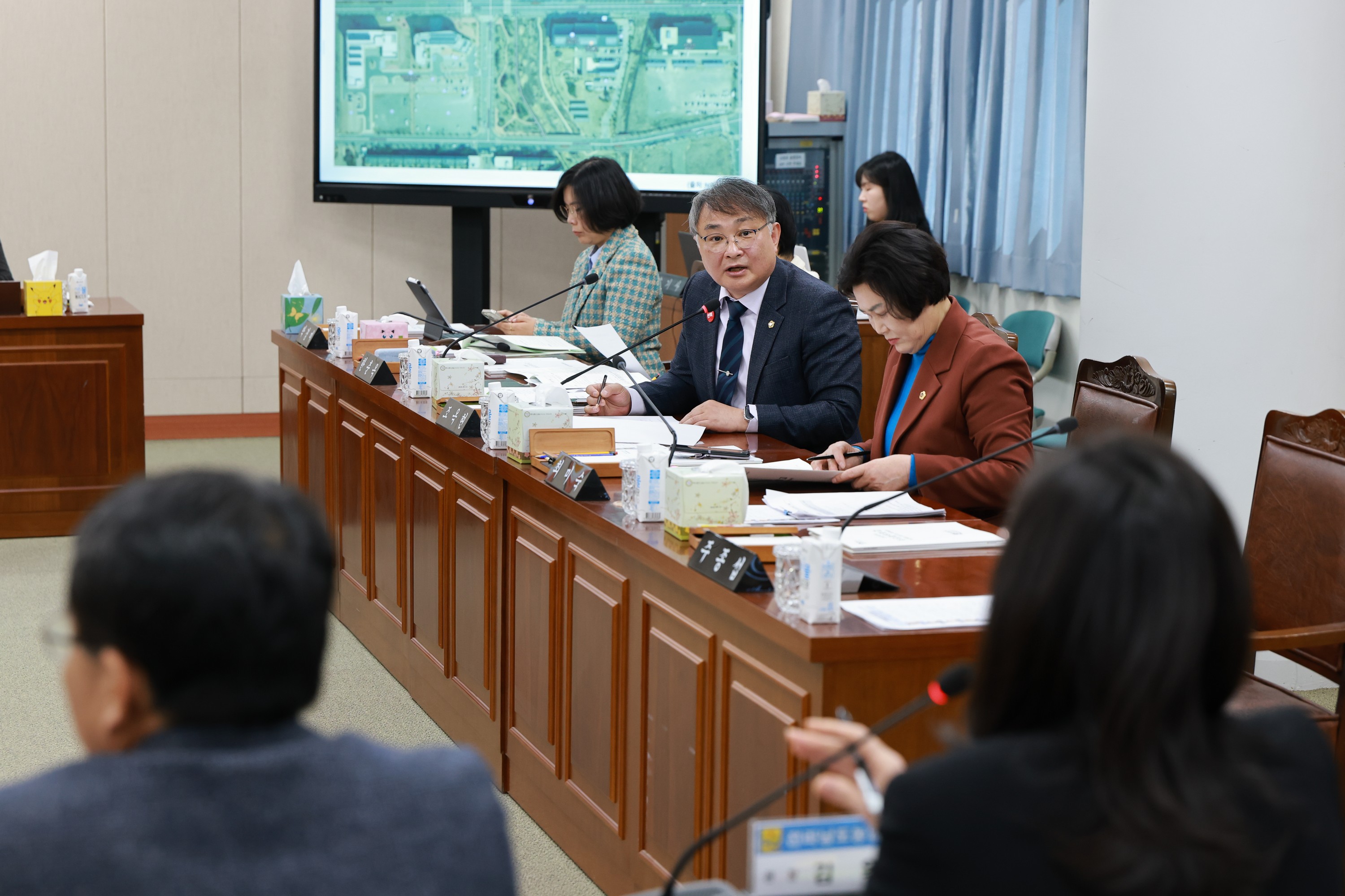 제388회 임시회 경제관광문화위원회 회의 첨부이미지 : 25년03월17일 제388회 경제관광문화위원회 회의  - 024.jpg
